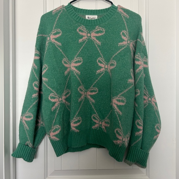&merci Sweaters - &merci Green Sweater with Pink Bow Pattern